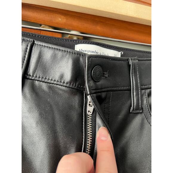 Abercrombie & Fitch Women's Curve Love Vegan Leather 90' Straight Pant SZ 26/2S - Picture 8 of 13